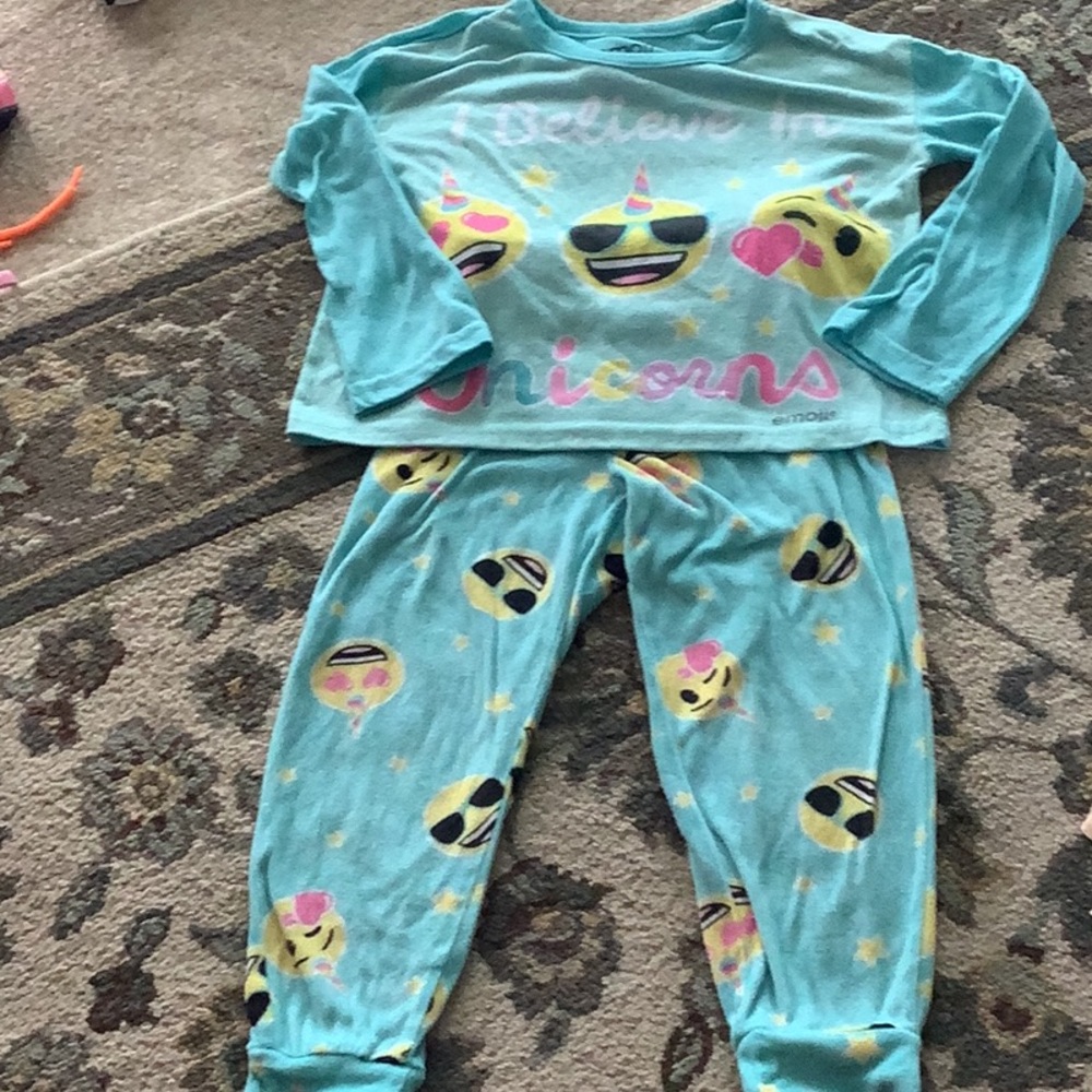 Emoji pajamas, two-piece blue hearts, yellow emojis on it. Size 4/5 long…